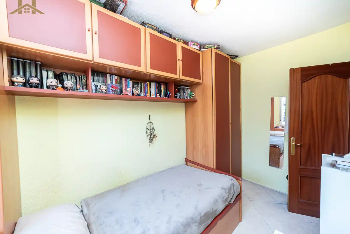 Bedroom of Flat for sale in Leganés  with Air Conditioner, Terrace and Furnished