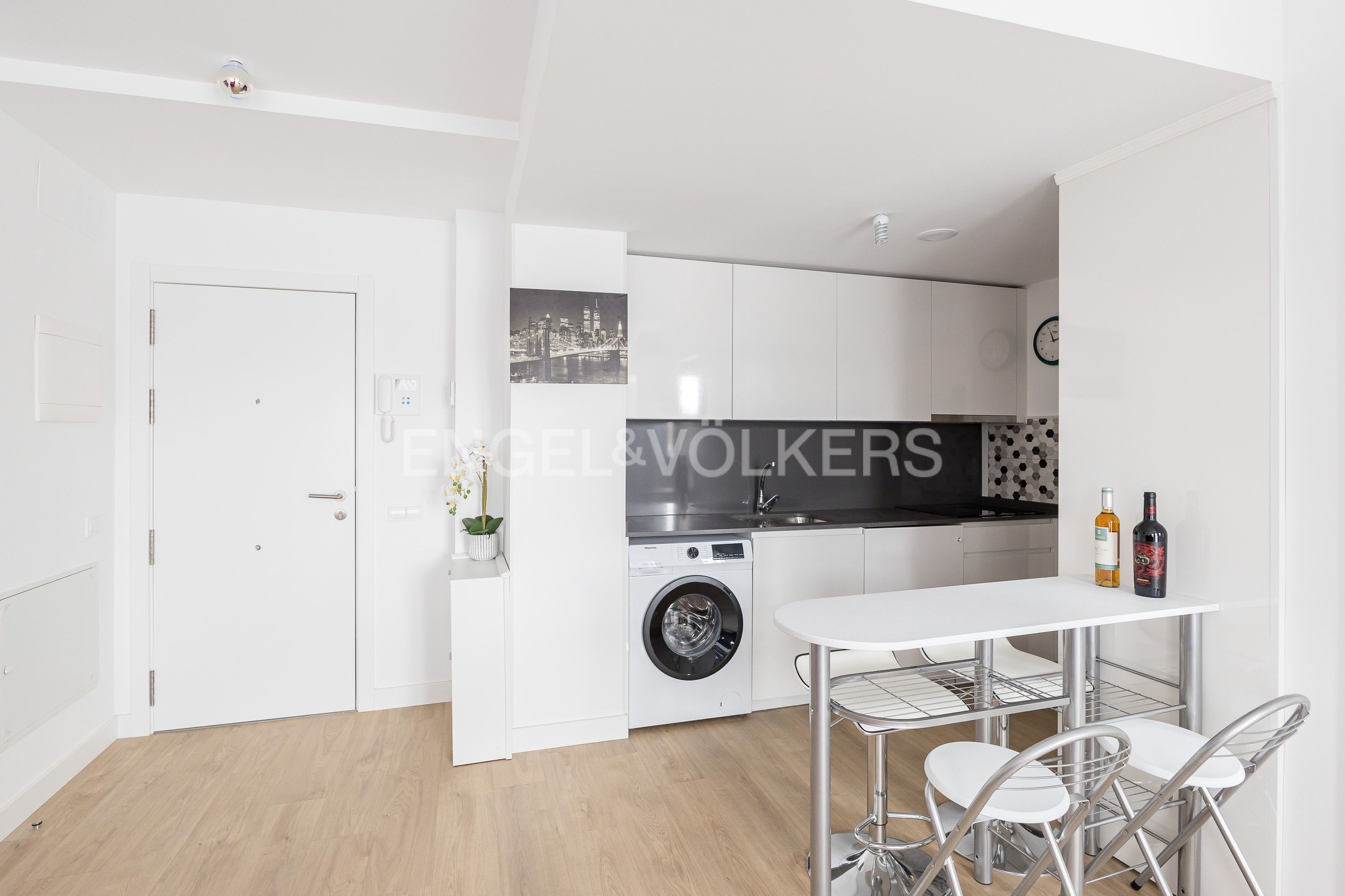 Kitchen of Apartment for sale in Alcobendas  with Air Conditioner, Heating and Parquet flooring