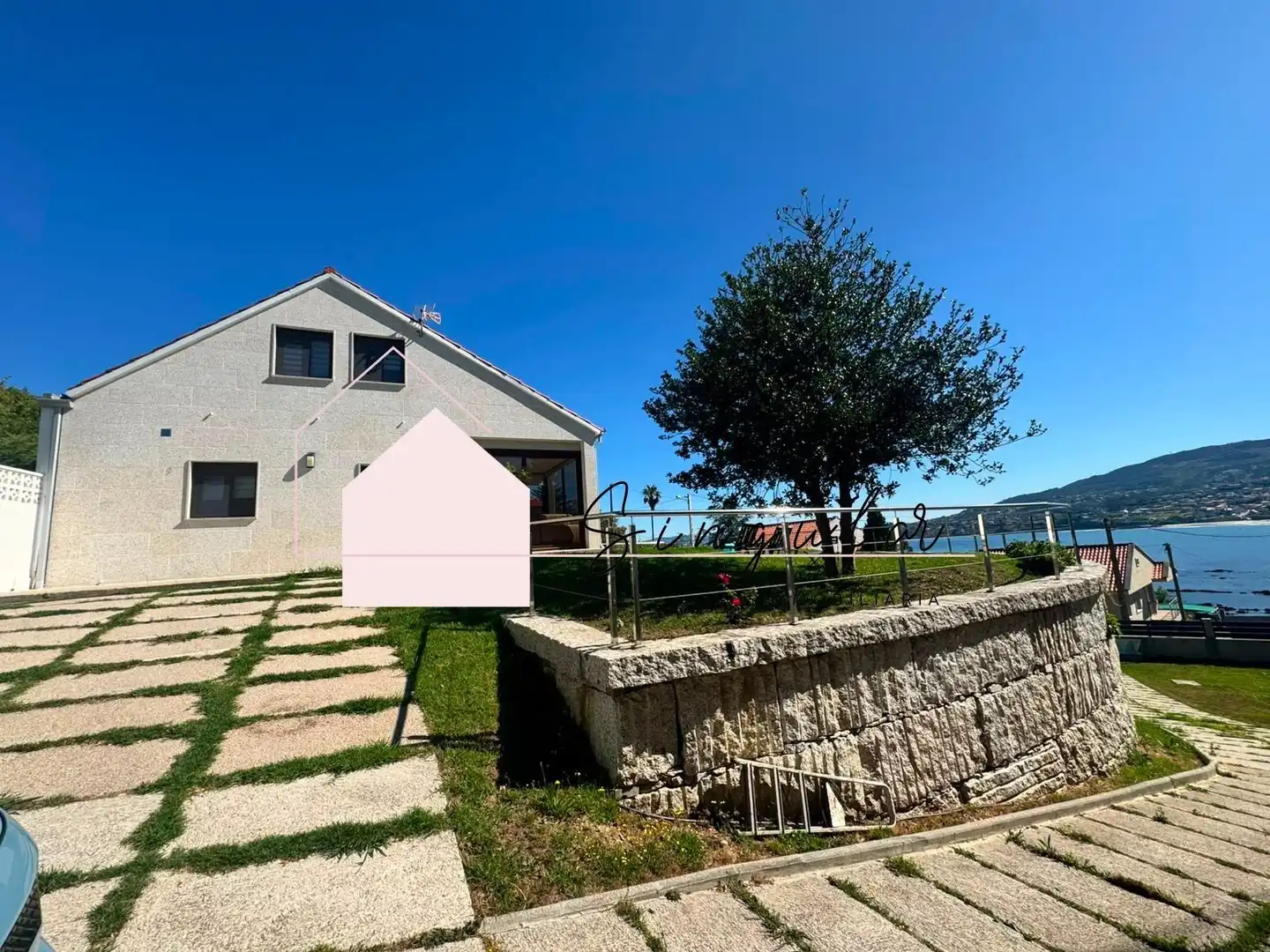 Vista exterior de Casa adosada de alquiler en Nigrán con Jardín privado y Piscina comunitaria