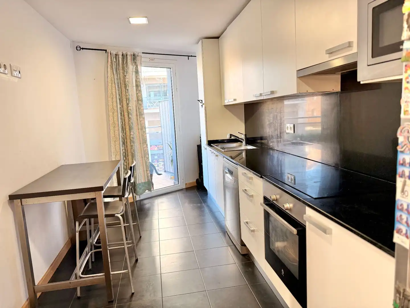 Cocina de Piso en venta en Badalona con Calefacción, Terraza y Piscina comunitaria