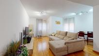 Living room of Flat for sale in  Zaragoza Capital  with Air Conditioner, Heating and Balcony