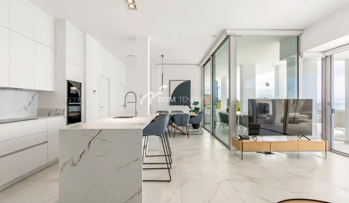 Cocina de Piso en venta en Santiago del Teide con Terraza, Trastero y Piscina