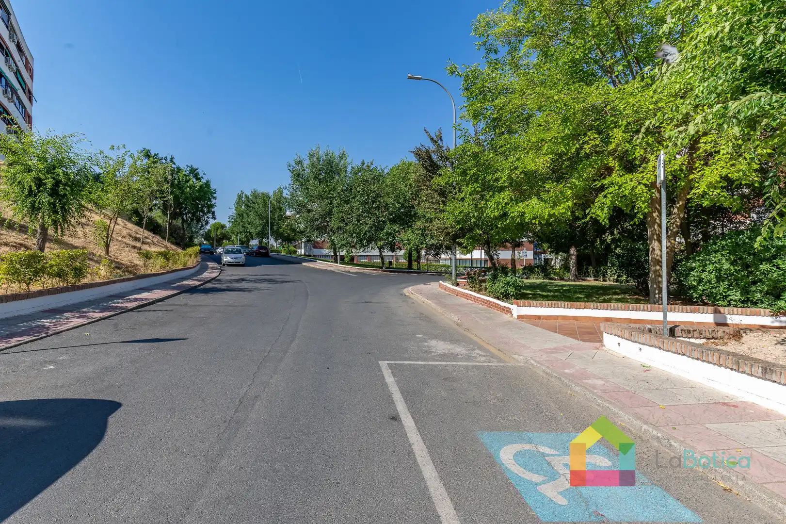 Vista exterior de Piso en venta en Olías del Rey con Aire acondicionado, Calefacción y Piscina comunitaria