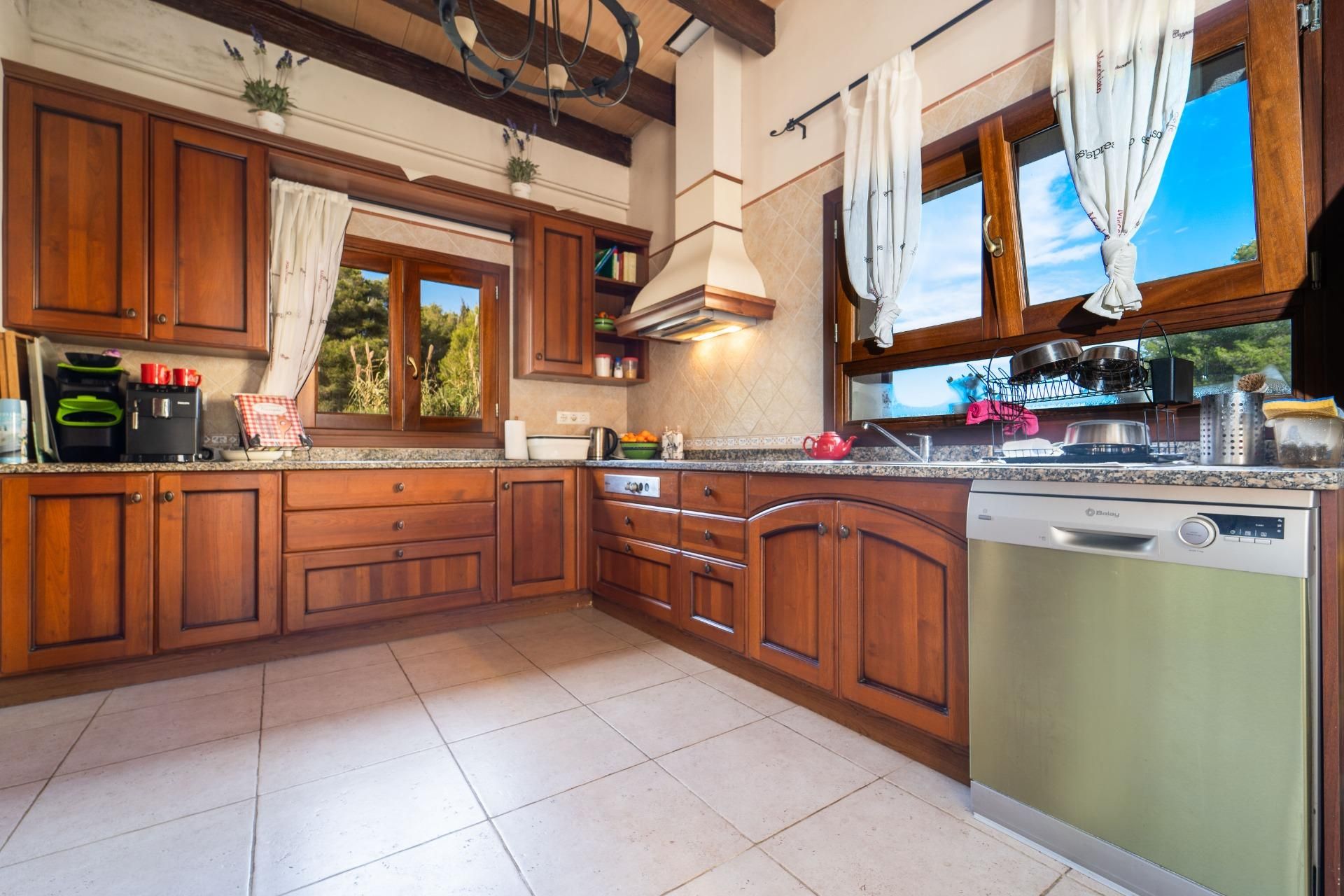 Kitchen of House or chalet for sale in Alcúdia  with Air Conditioner, Private garden and Terrace