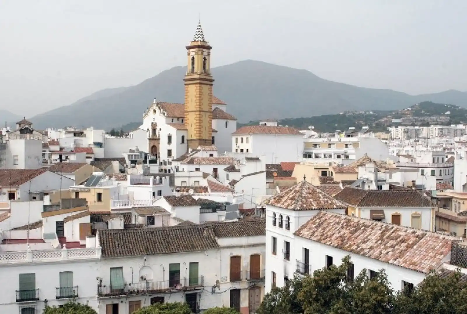 Exterior view of Ground floor for sale in Estepona  with Air Conditioner, Terrace and Swimming Pool