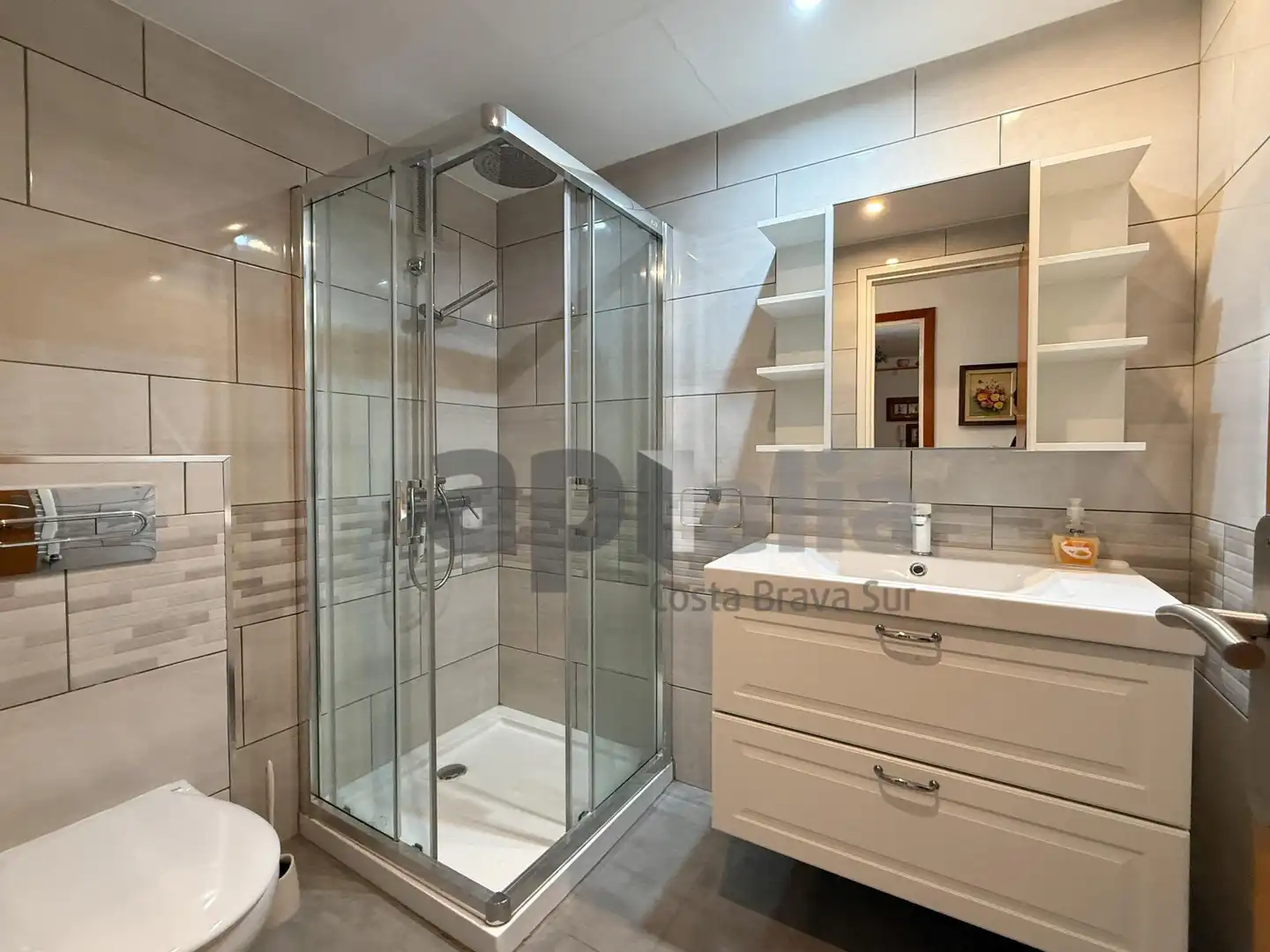 Baño de Piso en venta en Lloret de Mar con Calefacción, Balcón y Piscina comunitaria