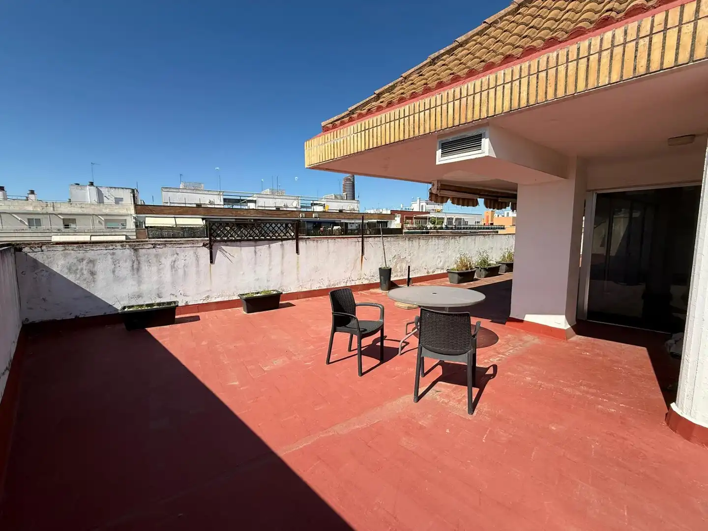 Terrasse von Dachboden zur Miete in Sevilla mit Klimaanlage und Terrasse