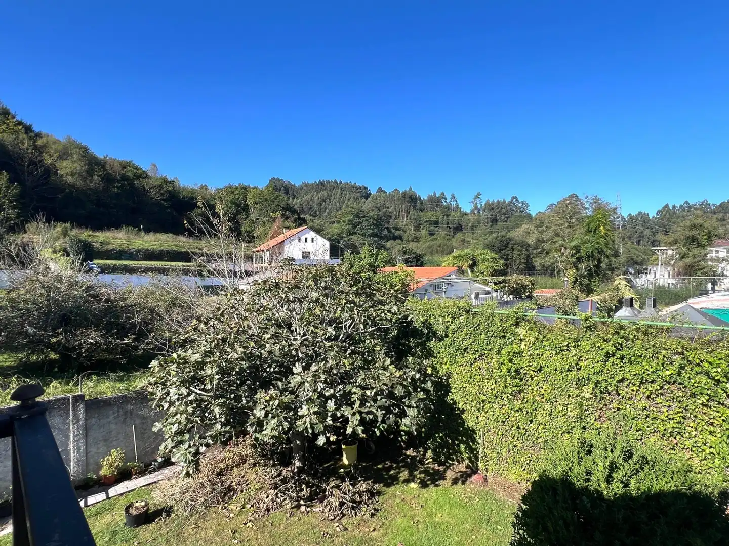 Exterior view of Houses for sale in Bergondo, A Coruña