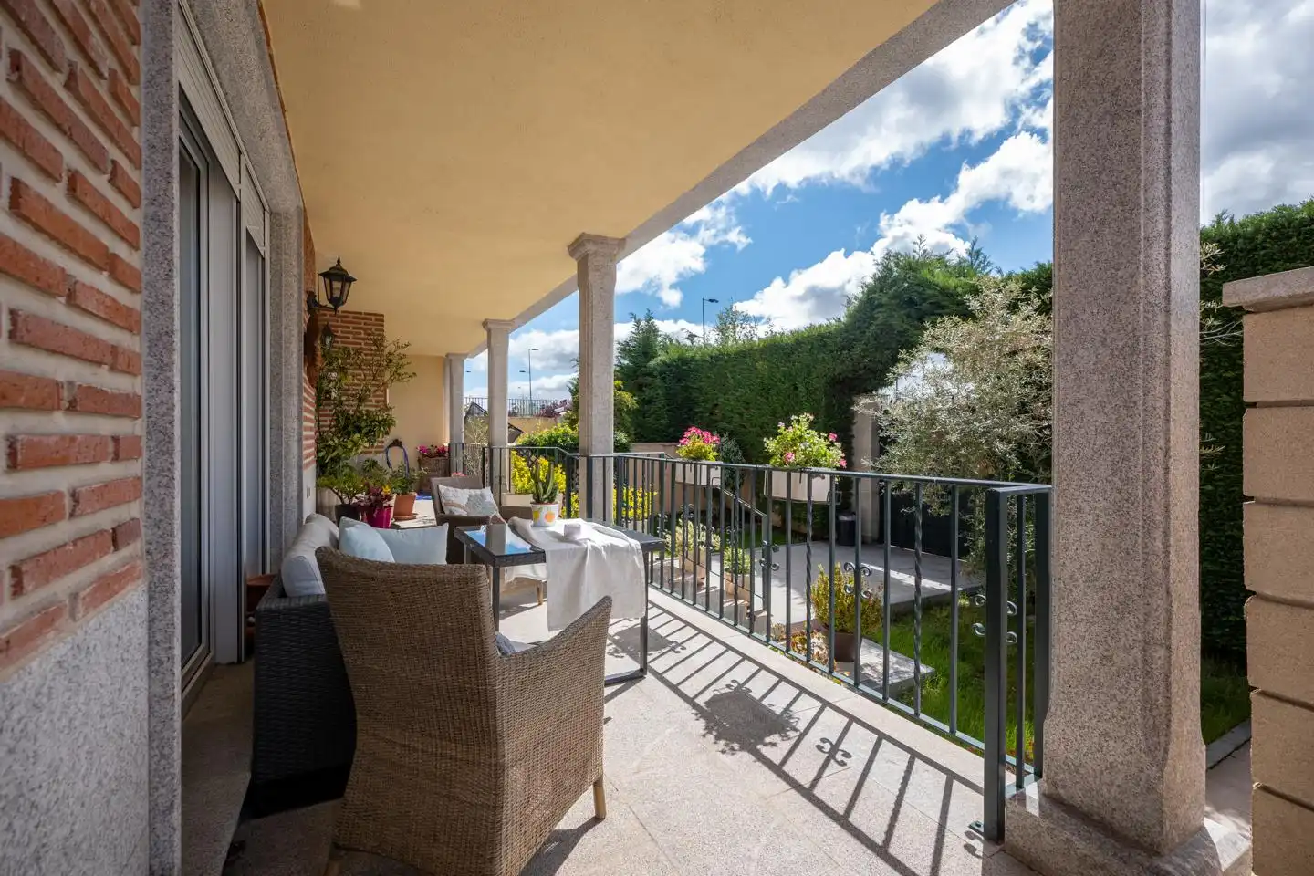 Terrassa de Casa o xalet en venda en Ávila amb Calefacció, Jardí privat i Terrassa