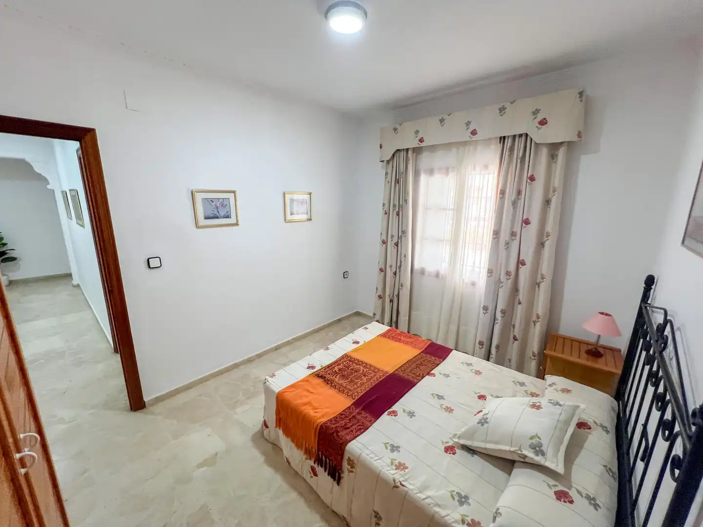 Dormitori de Casa o xalet en venda en Sanlúcar de Barrameda amb Jardí privat