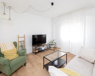 Living room of Flat for sale in  Granada Capital  with Air Conditioner, Heating and Parquet flooring