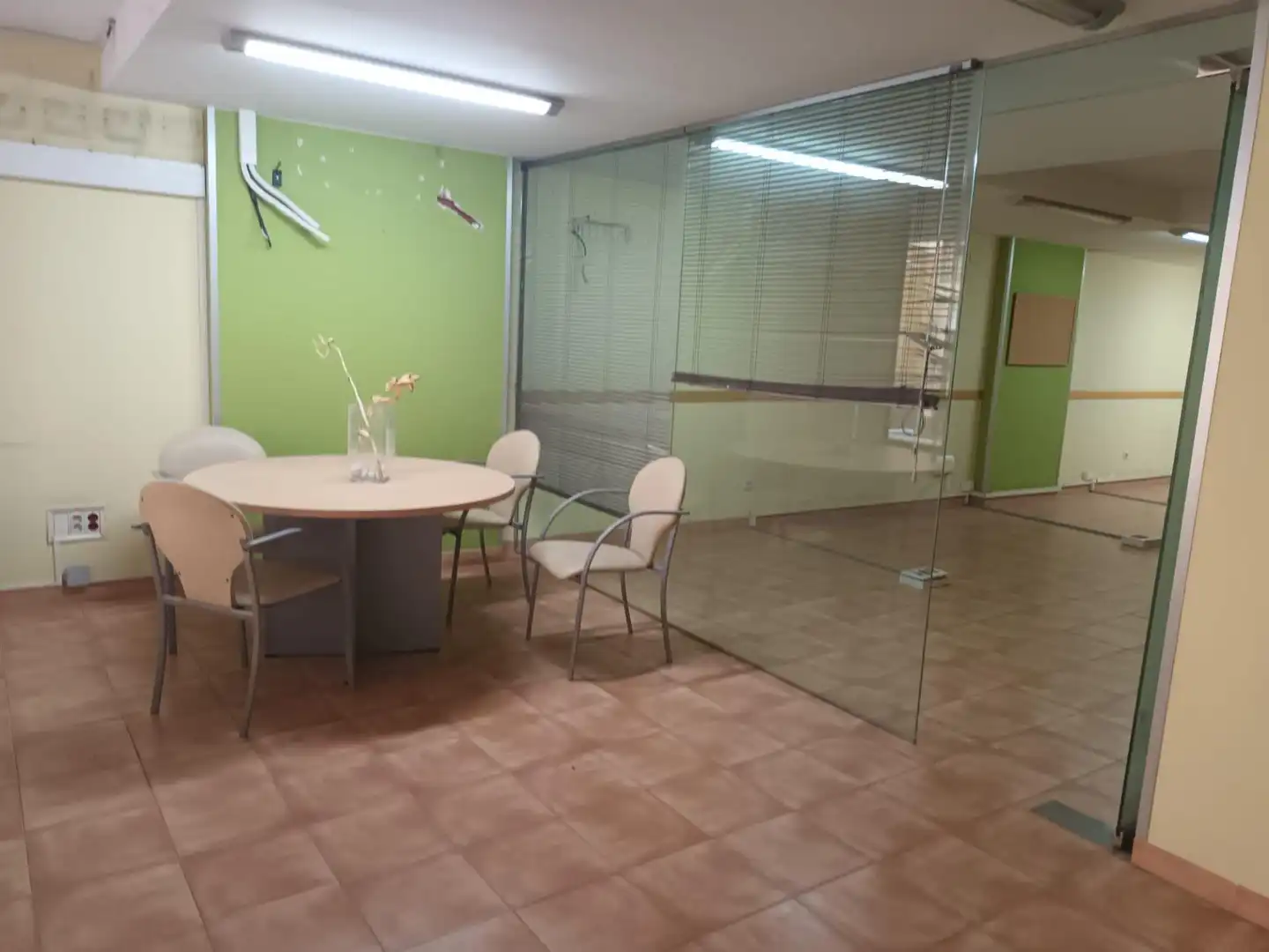 Ground floor for sale in Ontinyent  with Air Conditioner