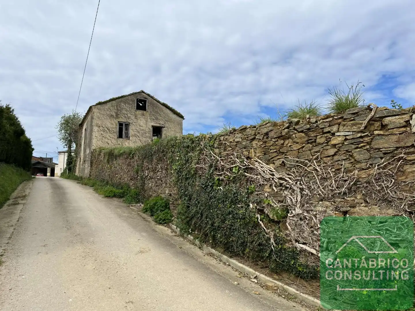 Houses for sale in Castropol