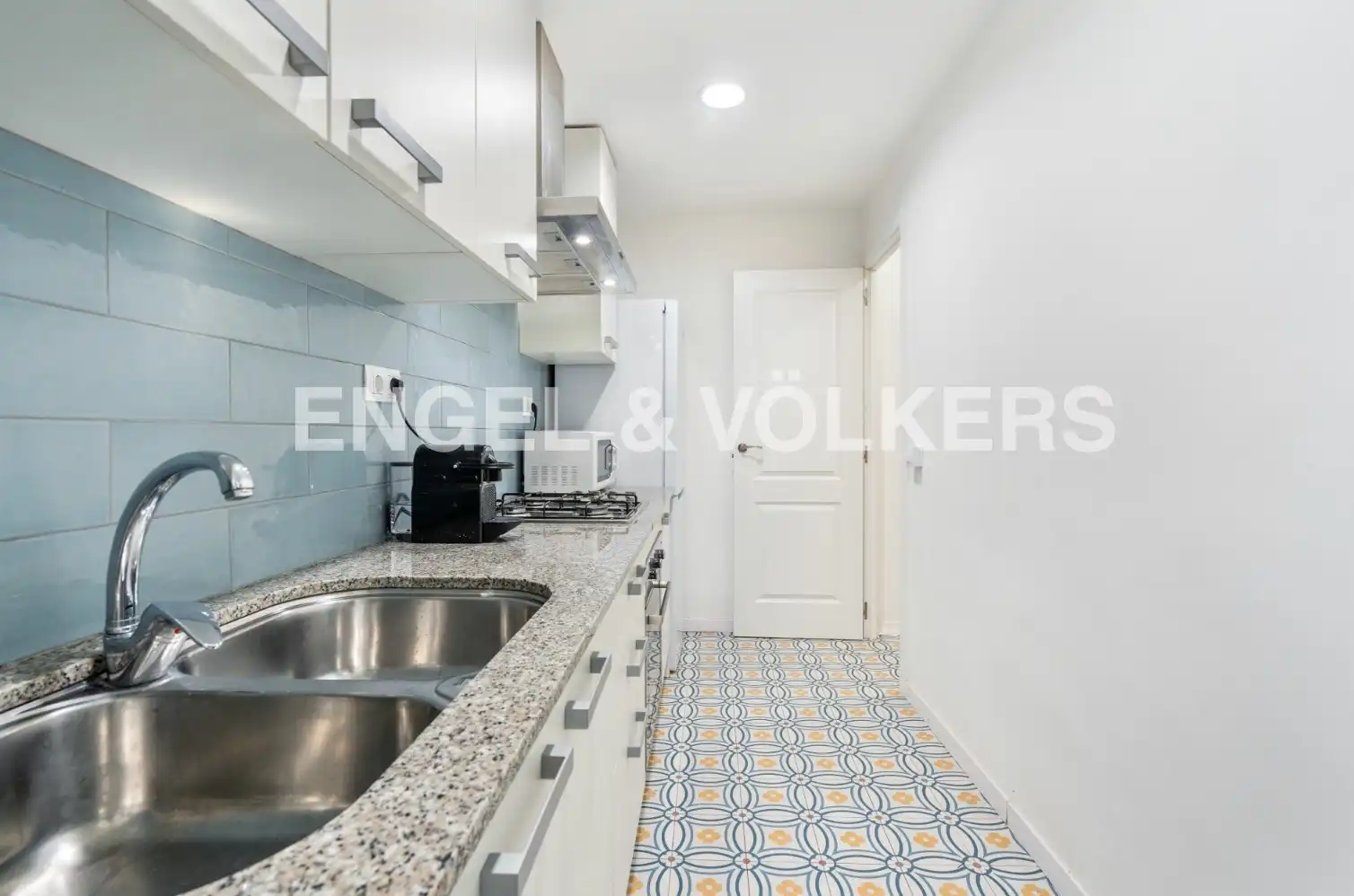 Cuina de Pis de lloguer en Barcelona amb Aire condicionat, Calefacció i Parquet
