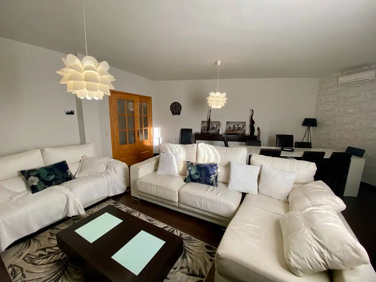 Sala de estar de Casa adosada en venta en Carrión de Calatrava con Aire acondicionado, Calefacción y Amueblado