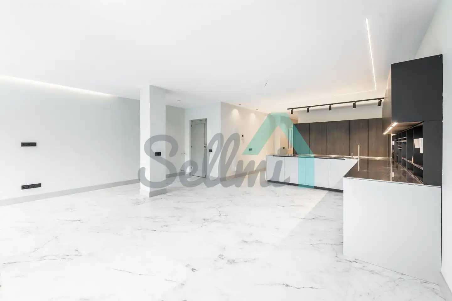 Cocina de Piso en venta en Oviedo  con Calefacción, Trastero y Balcón