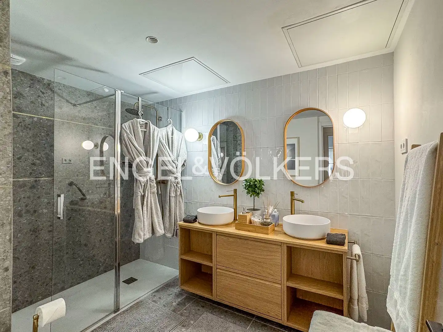 Bathroom of Flat for rent in Barcelona  with Air Conditioner, Heating and Parquet flooring