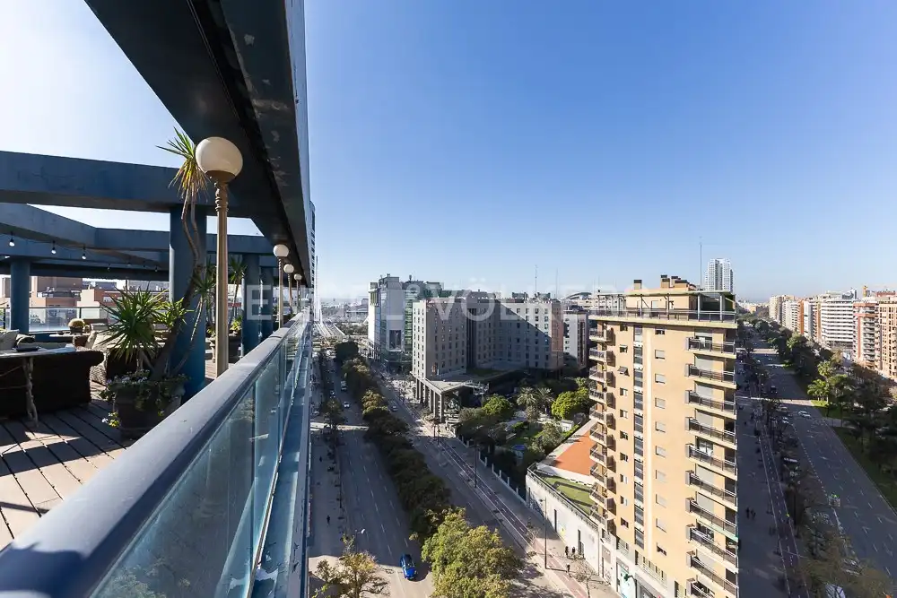 Vista exterior de Àtic de lloguer en  Valencia Capital amb Aire condicionat, Calefacció i Terrassa