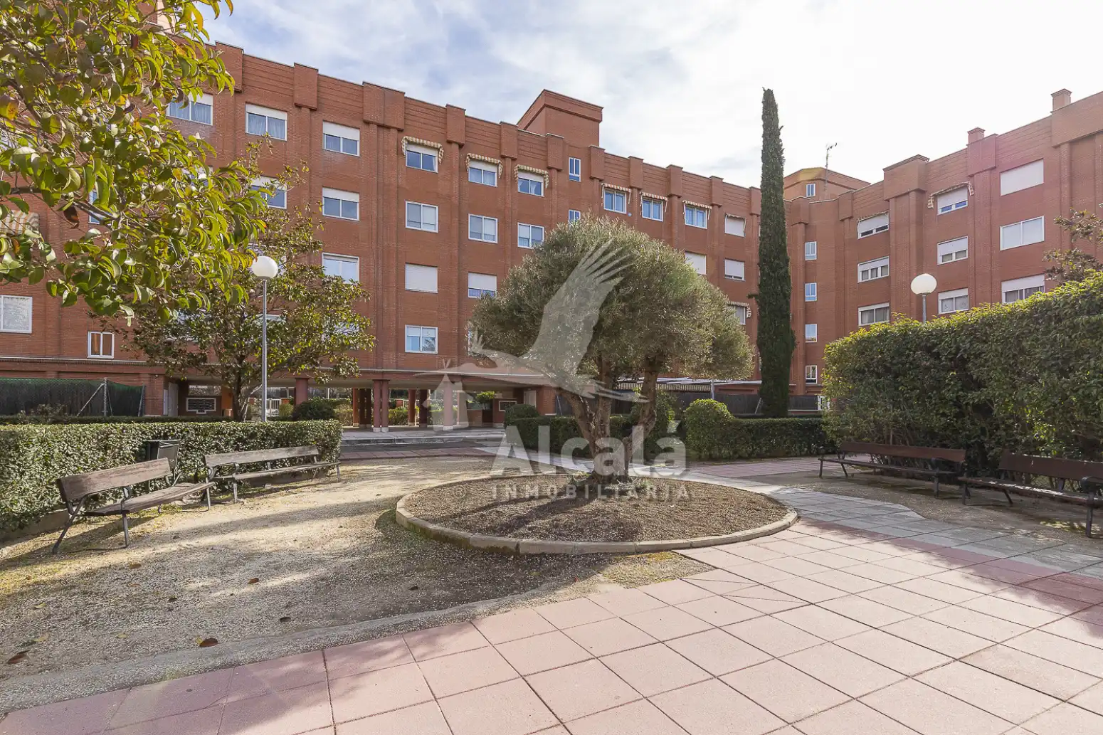 Vista exterior de Piso en venta en Alcalá de Henares con Aire acondicionado, Calefacción y Trastero