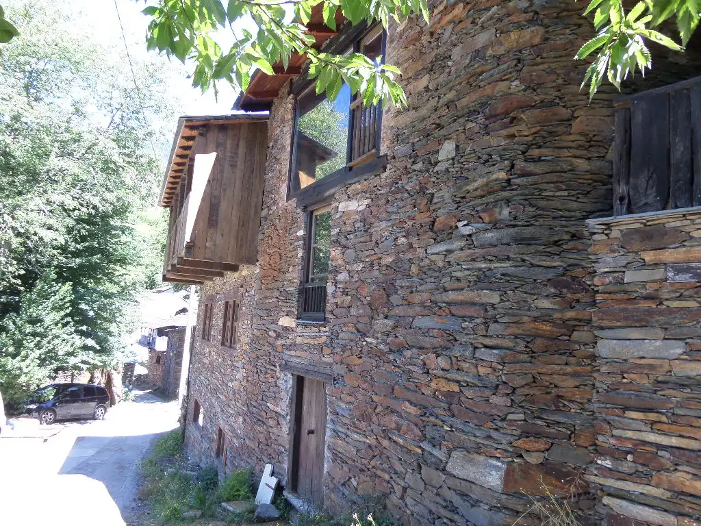 Vista exterior de Piso en venta en Folgoso do Courel