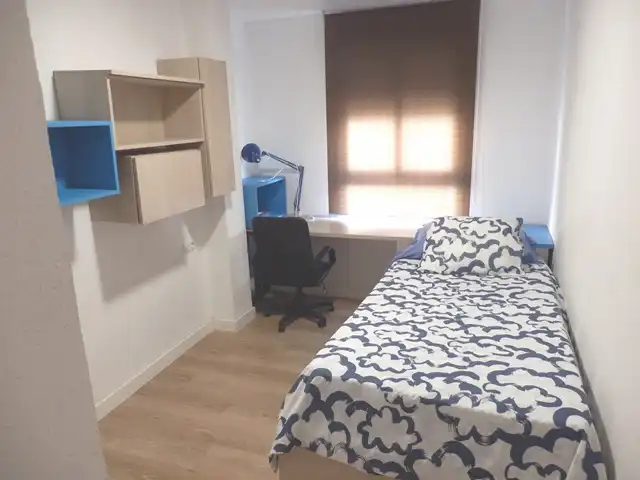 Schlafzimmer von Wohnung zur Miete in Moncada mit Parkett, Möbliert und Ofen