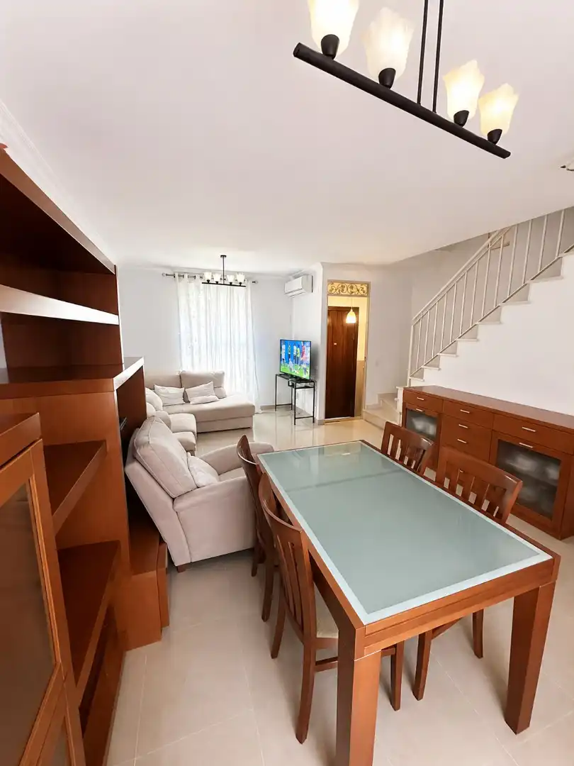 Sala de estar de Casa o chalet en venta en Camas con Aire acondicionado, Calefacción y Terraza