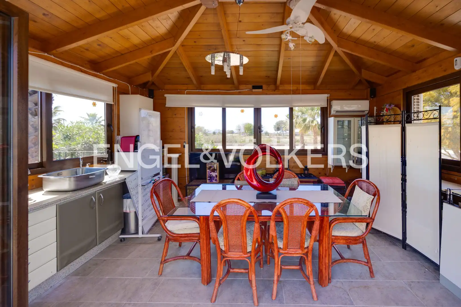 Comedor de Casa o chalet en venta en Daya Vieja con Aire acondicionado, Calefacción y Jardín privado
