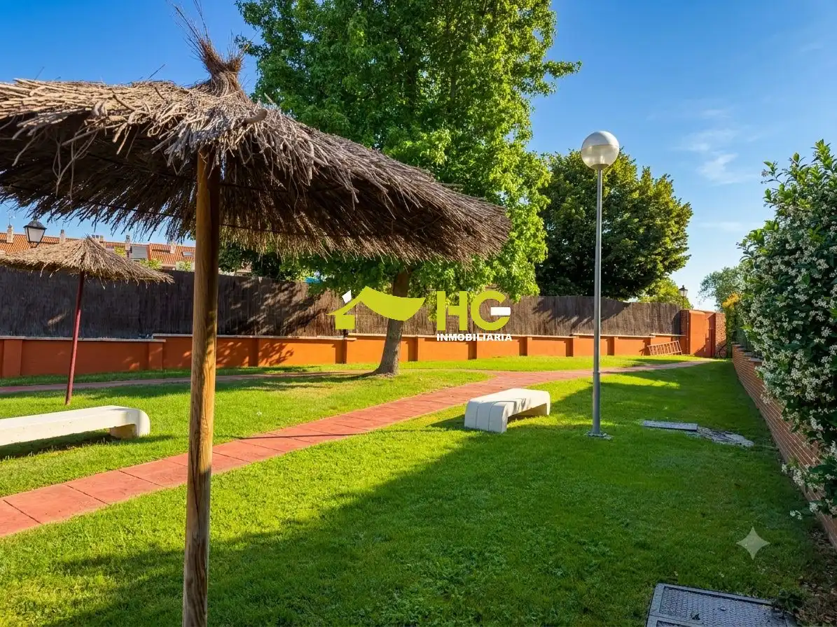 Garten von Dachboden zur Miete in Villaviciosa de Odón mit Klimaanlage, Heizung und Terrasse