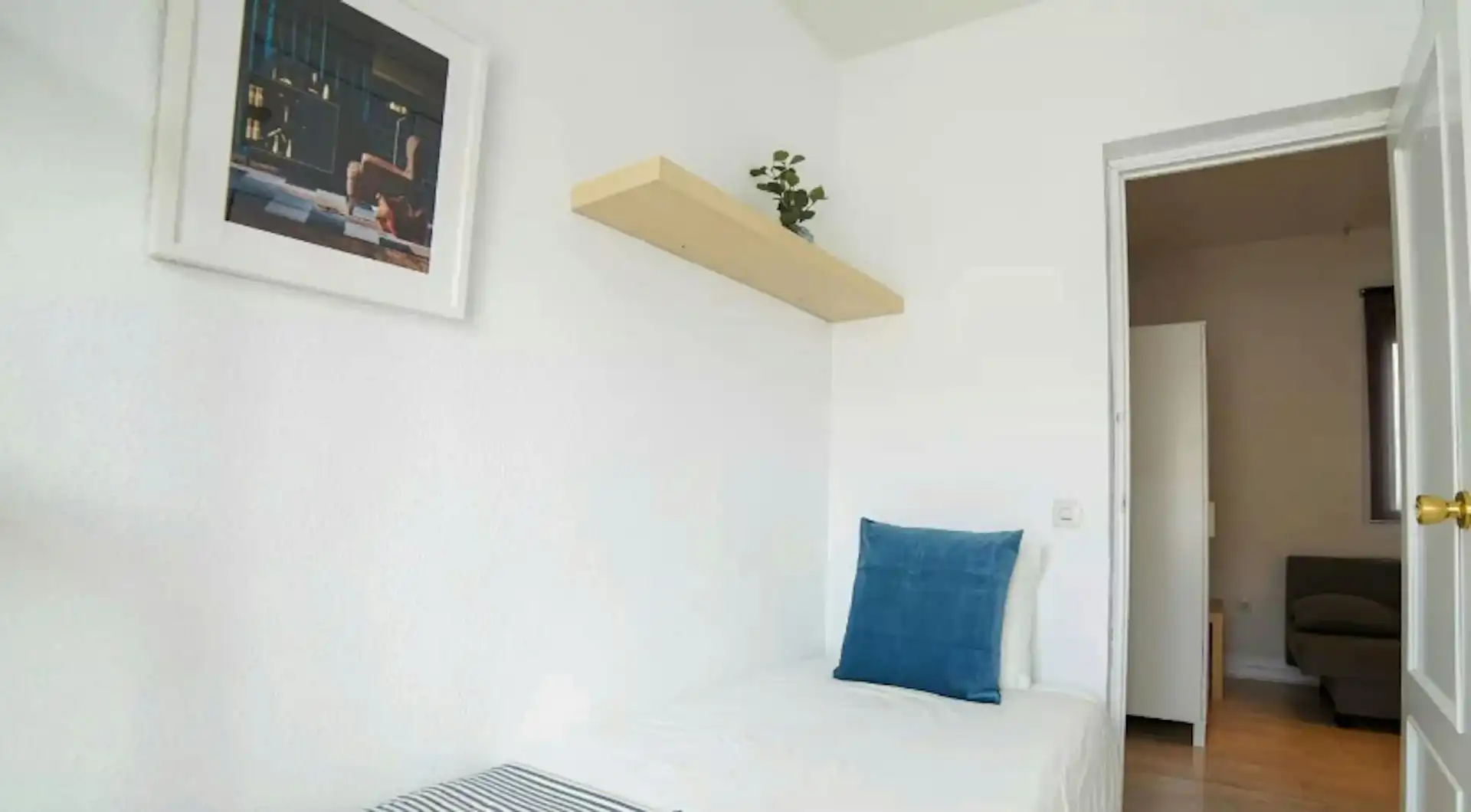Habitación de Piso de alquiler en Madrid con Calefacción, Amueblado y Lavadora