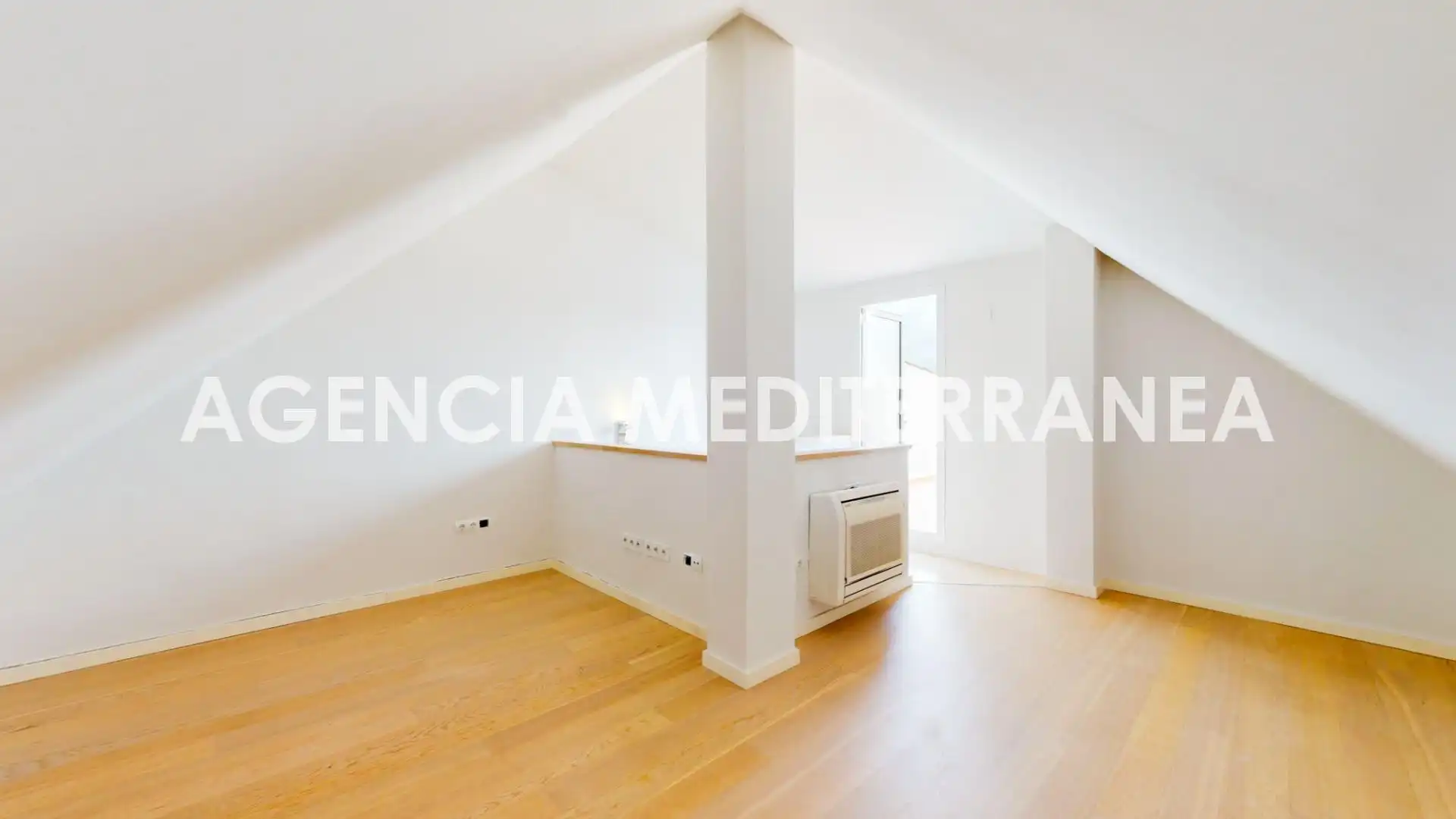 Casa adosada en venta en Calle PUIGCAMPANA, Casas Verdes