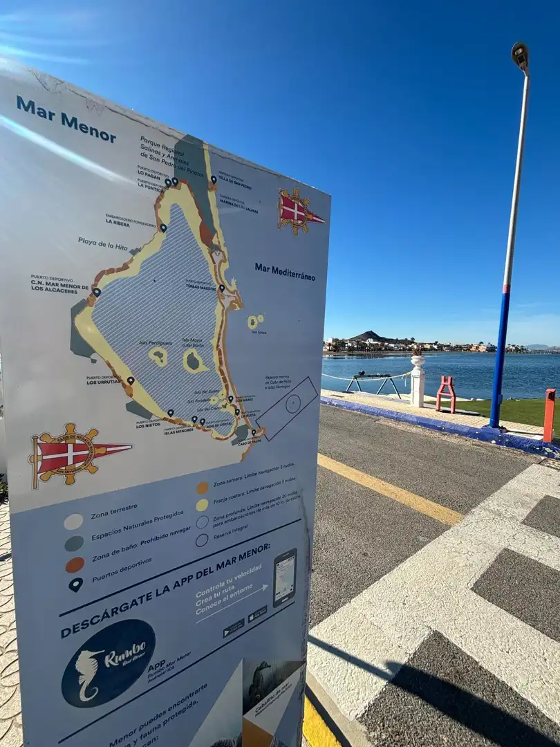 Vista exterior de Pis en venda en Cartagena amb Jardí privat, Terrassa i Traster