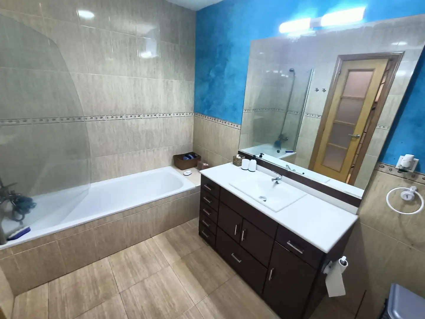 Badezimmer von Haus oder Chalet zum Verkauf in Badalona mit Klimaanlage, Heizung und Parkett