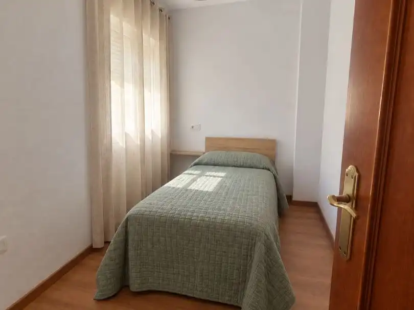 Habitación de Piso de alquiler en San Fernando con Jardín privado, Terraza y Amueblado