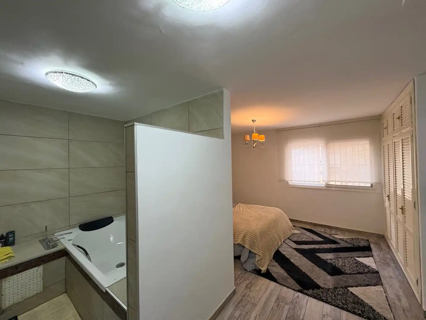 Dormitori de Casa adosada en venda en Estepona amb Aire condicionat, Jardí privat i Terrassa