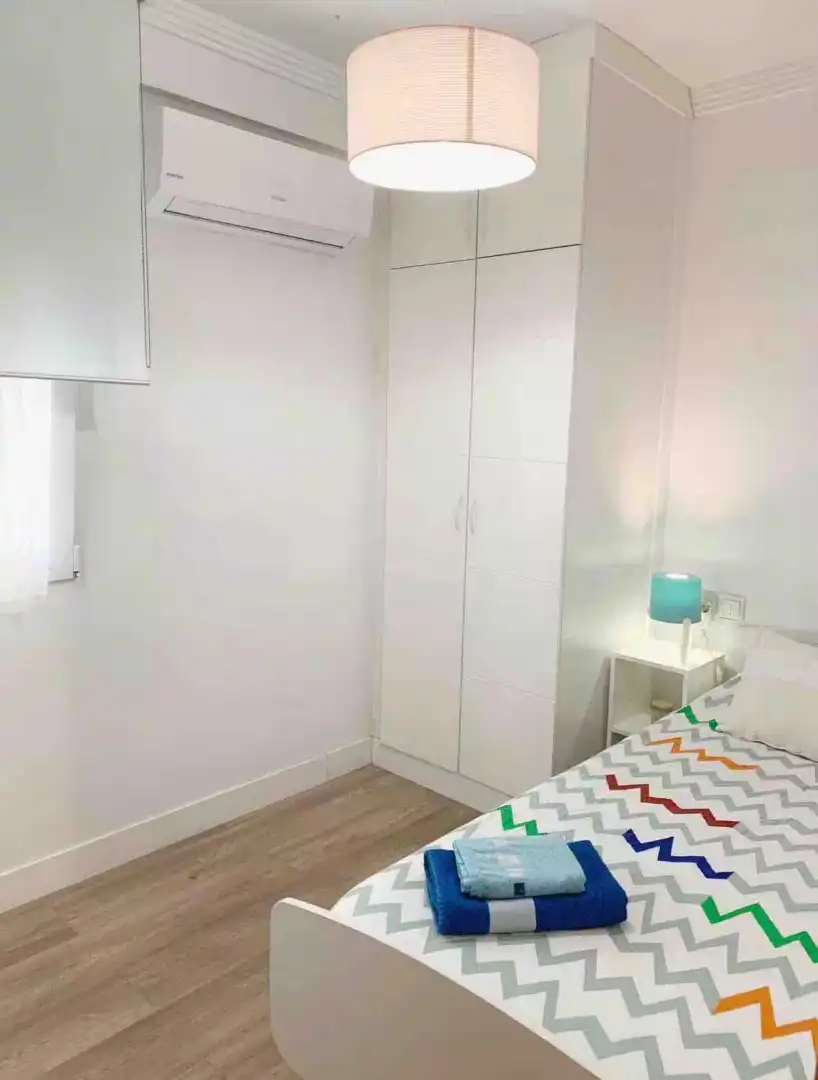 Schlafzimmer von Wohnung zum Verkauf in Cádiz mit Klimaanlage