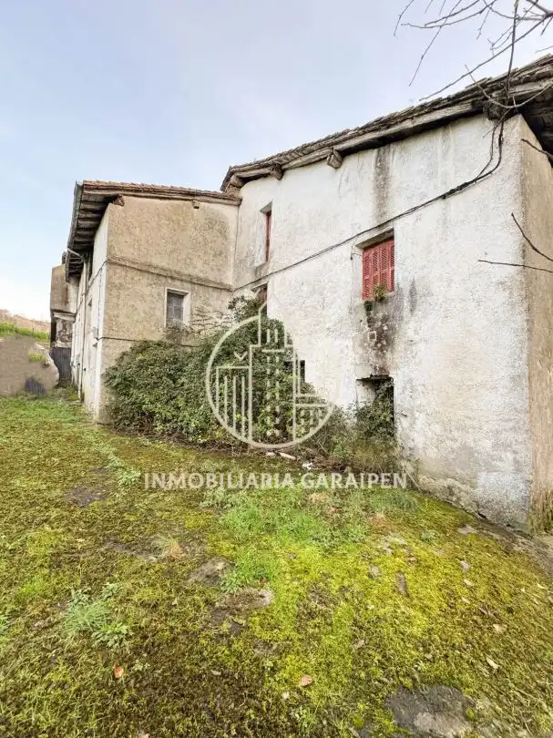 Vista exterior de Finca rústica en venda en Berastegi amb Balcó