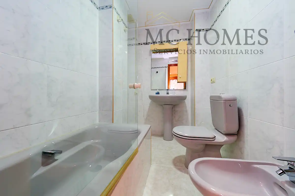 Bathroom of Flat for sale in Santa Pola  with Air Conditioner, Heating and Oven