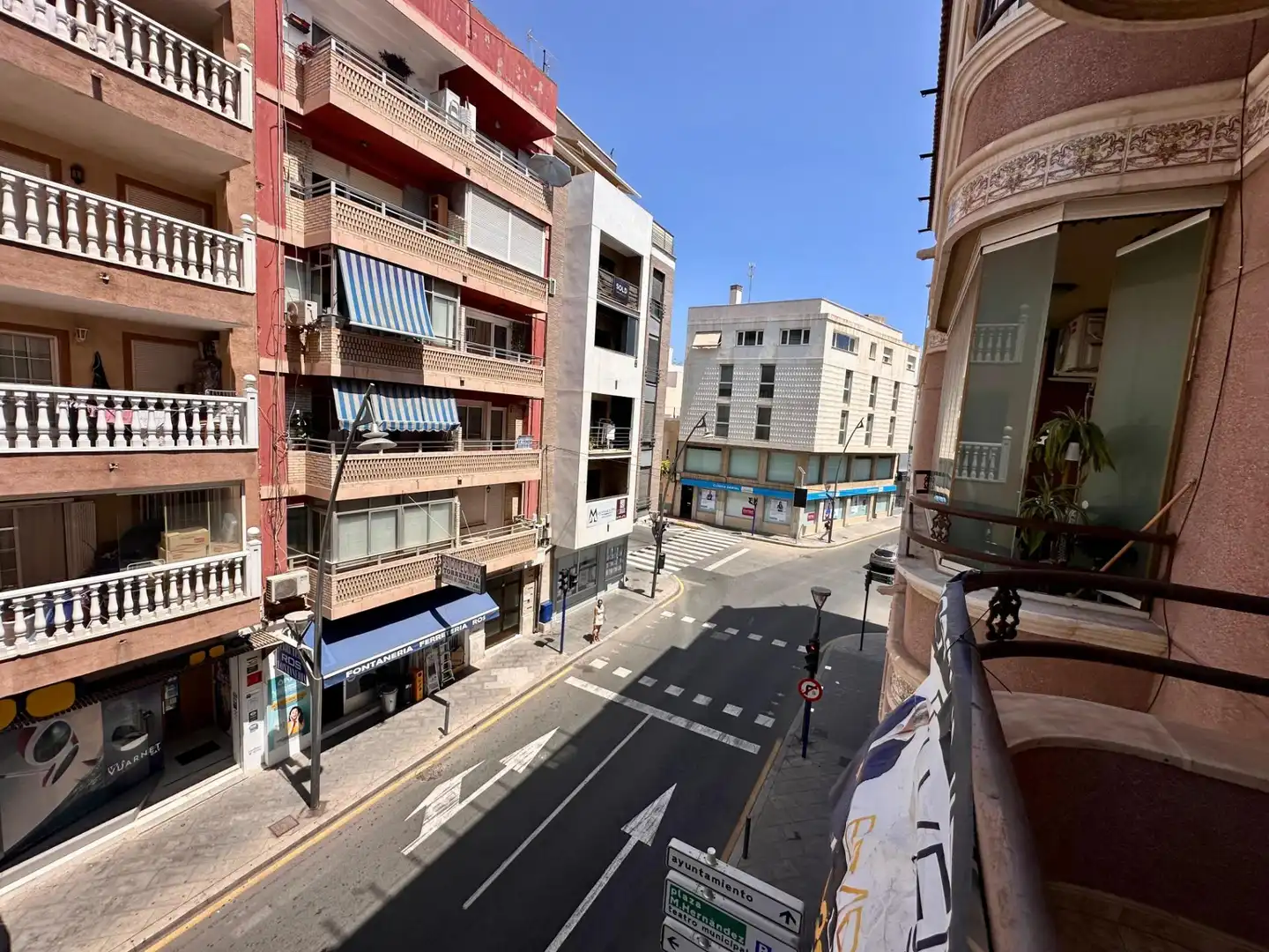 Vista exterior de Apartamento en venta en Torrevieja con Aire acondicionado, Jardín privado y Amueblado