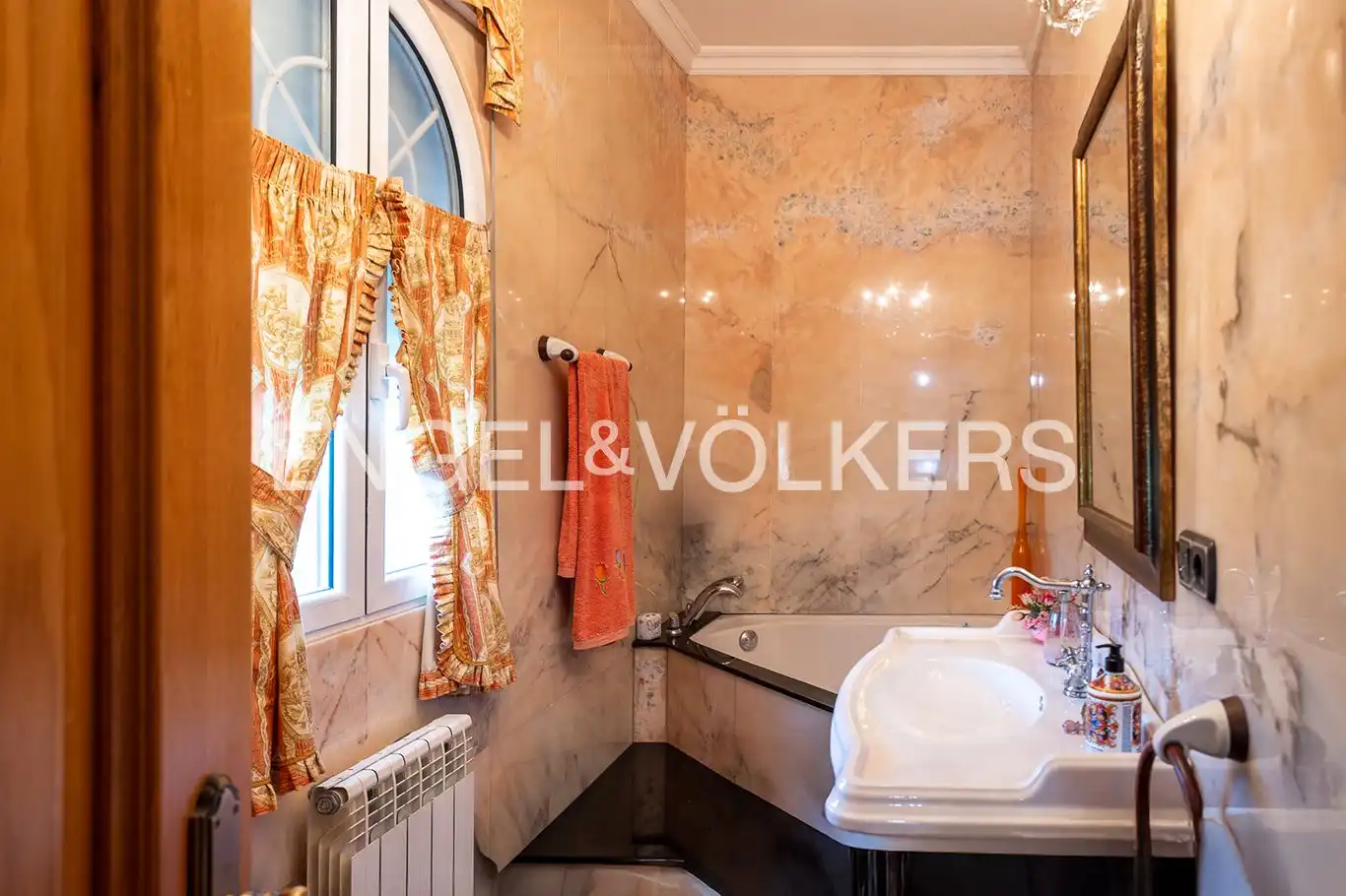 Bathroom of Houses for sale in Bareyo  with Heating, Private garden and Terrace