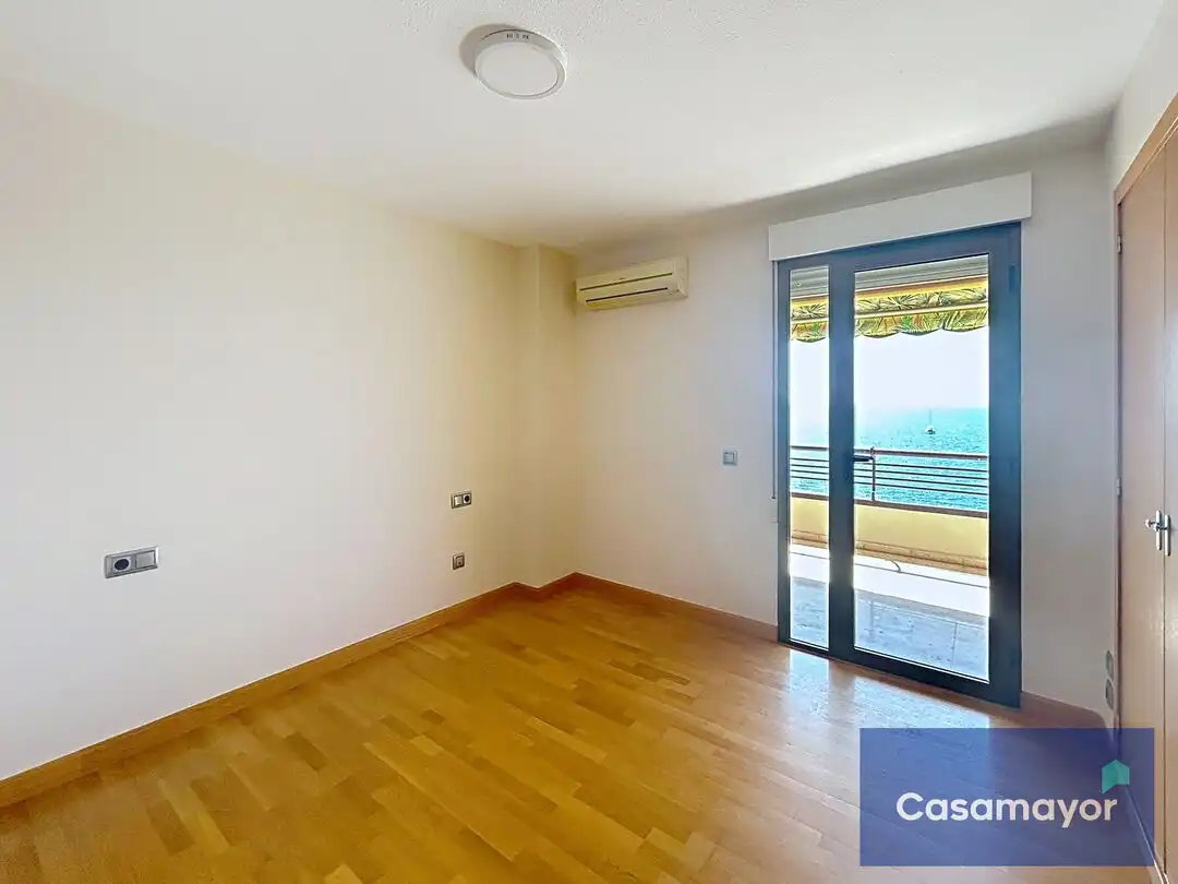 Flat for rent in Alicante / Alacant  with Air Conditioner, Heating and Private garden