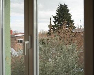 Dormitori de Pis en venda en  Madrid Capital amb Aire condicionat i Terrassa