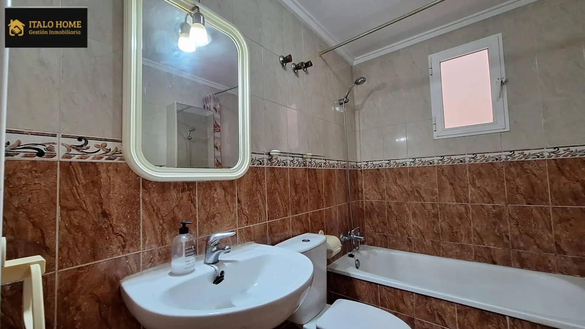 Baño de Piso en venta en Torrevieja con Piscina comunitaria