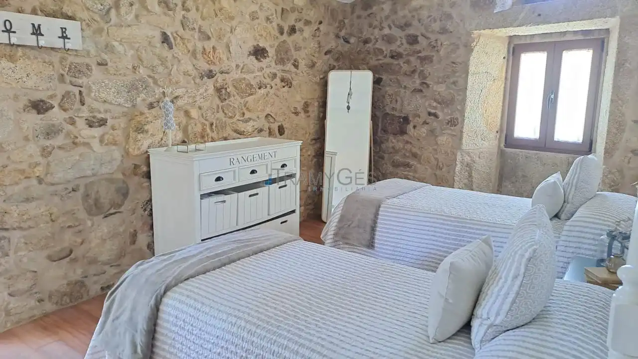 Dormitori de Casa o xalet en venda en O Rosal   amb Calefacció, Jardí privat i Terrassa
