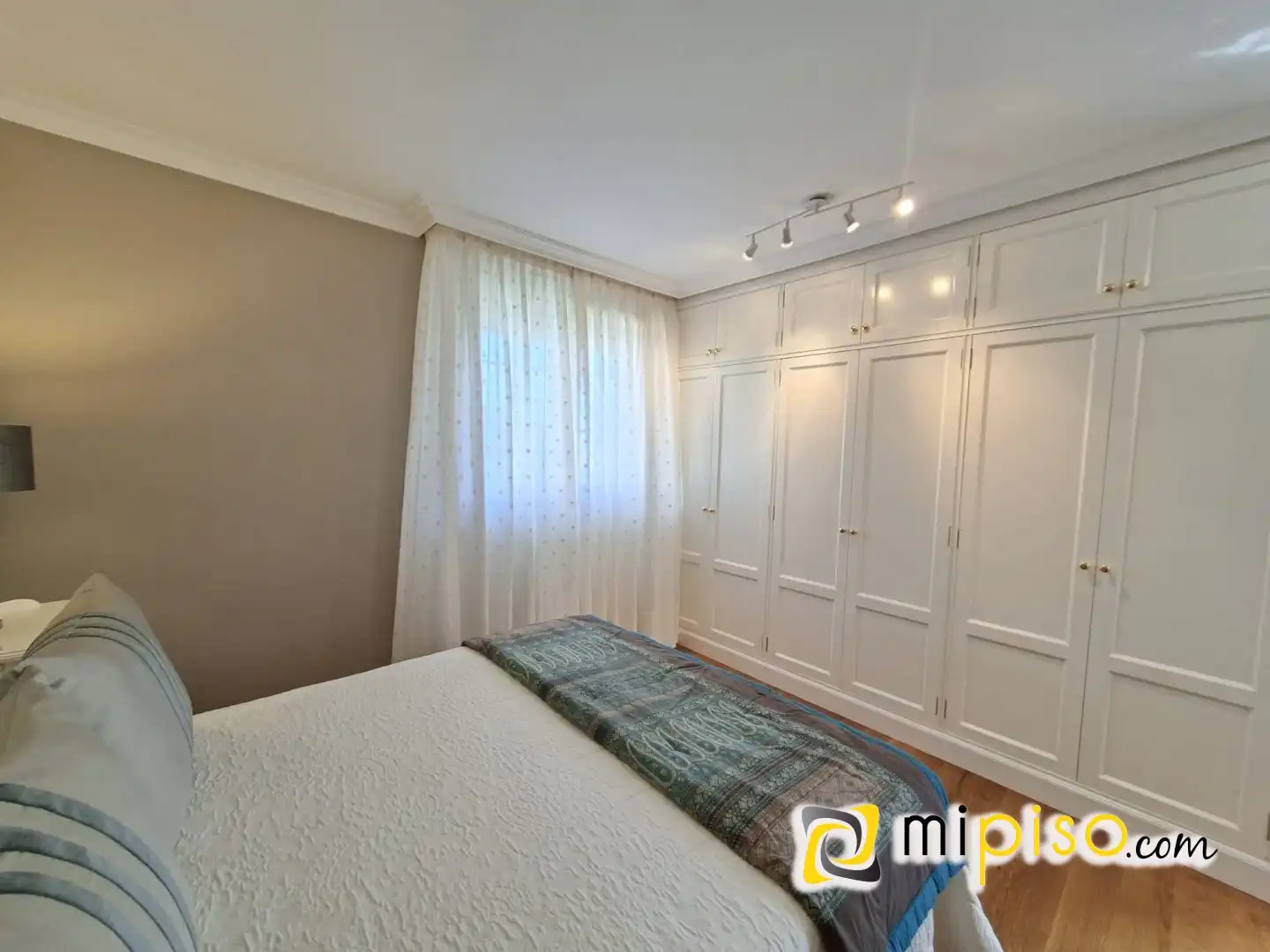 Habitación de Casa o chalet de alquiler en Laredo con Calefacción, Jardín privado y Amueblado