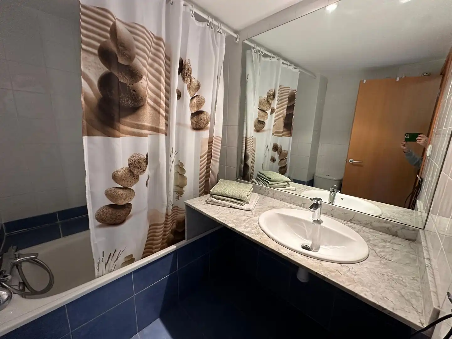 Baño de Apartamento en venta en Roses con Terraza, Amueblado y Horno