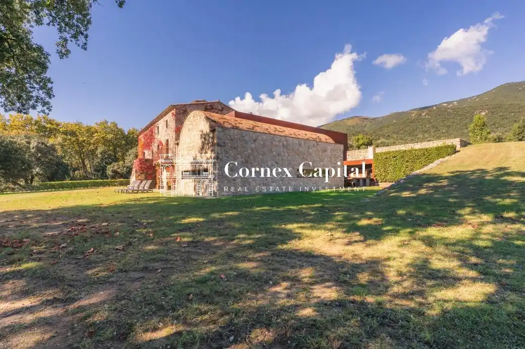 Vista exterior de Finca rústica en venta en Maçanet de Cabrenys con Calefacción, Jardín privado y Terraza