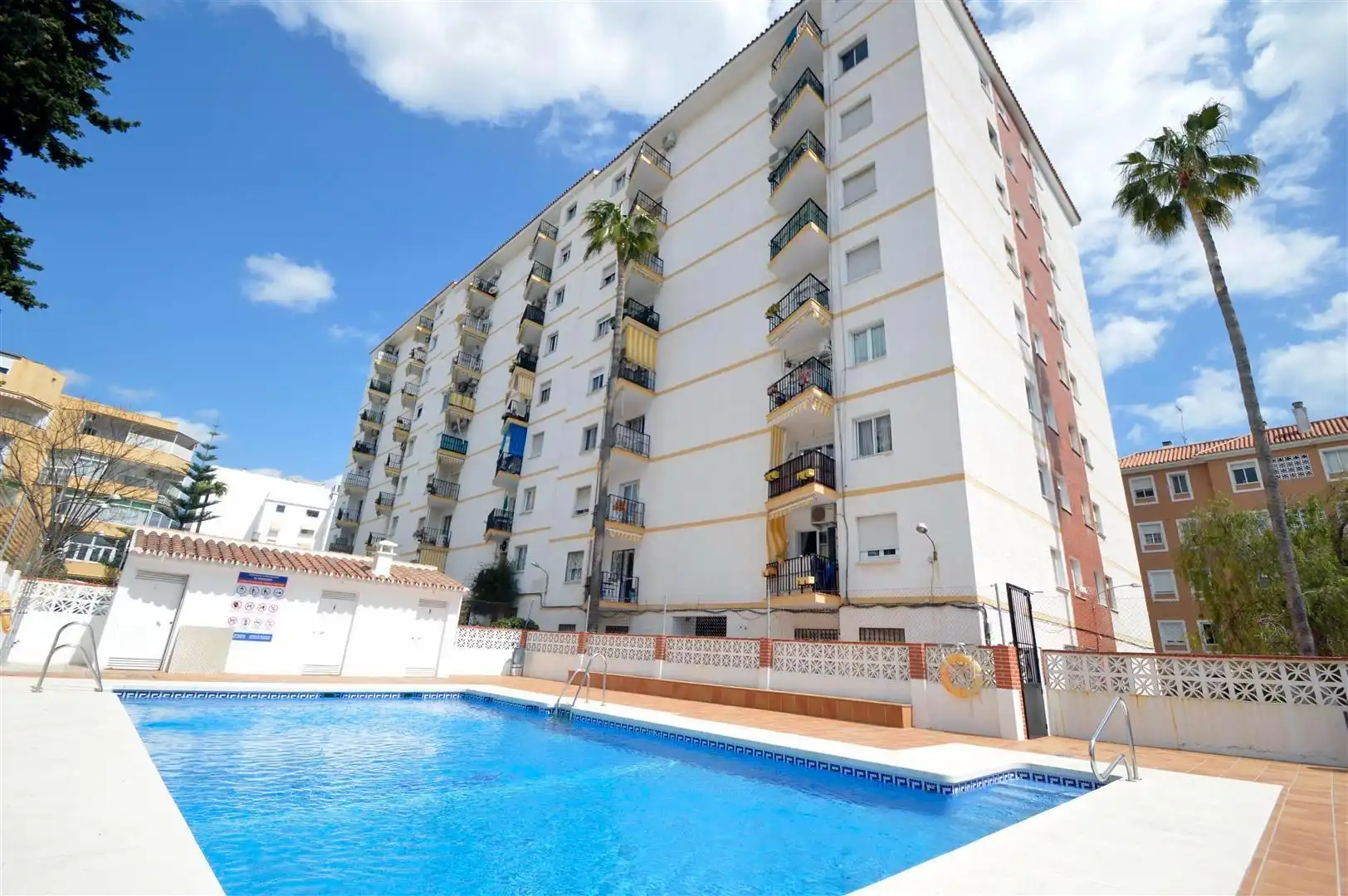 Piscina de Piso en venta en Benalmádena con Aire acondicionado, Terraza y Piscina comunitaria