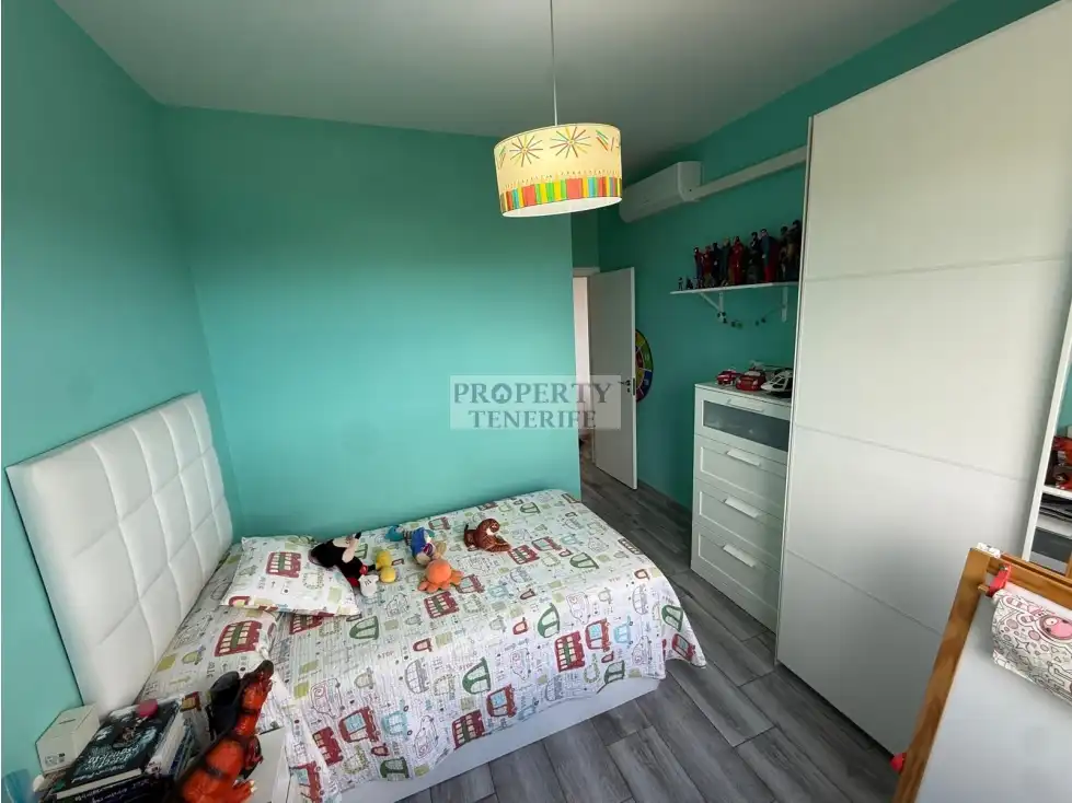 Schlafzimmer von Wohnungen zum Verkauf in Arona mit Klimaanlage und Möbliert