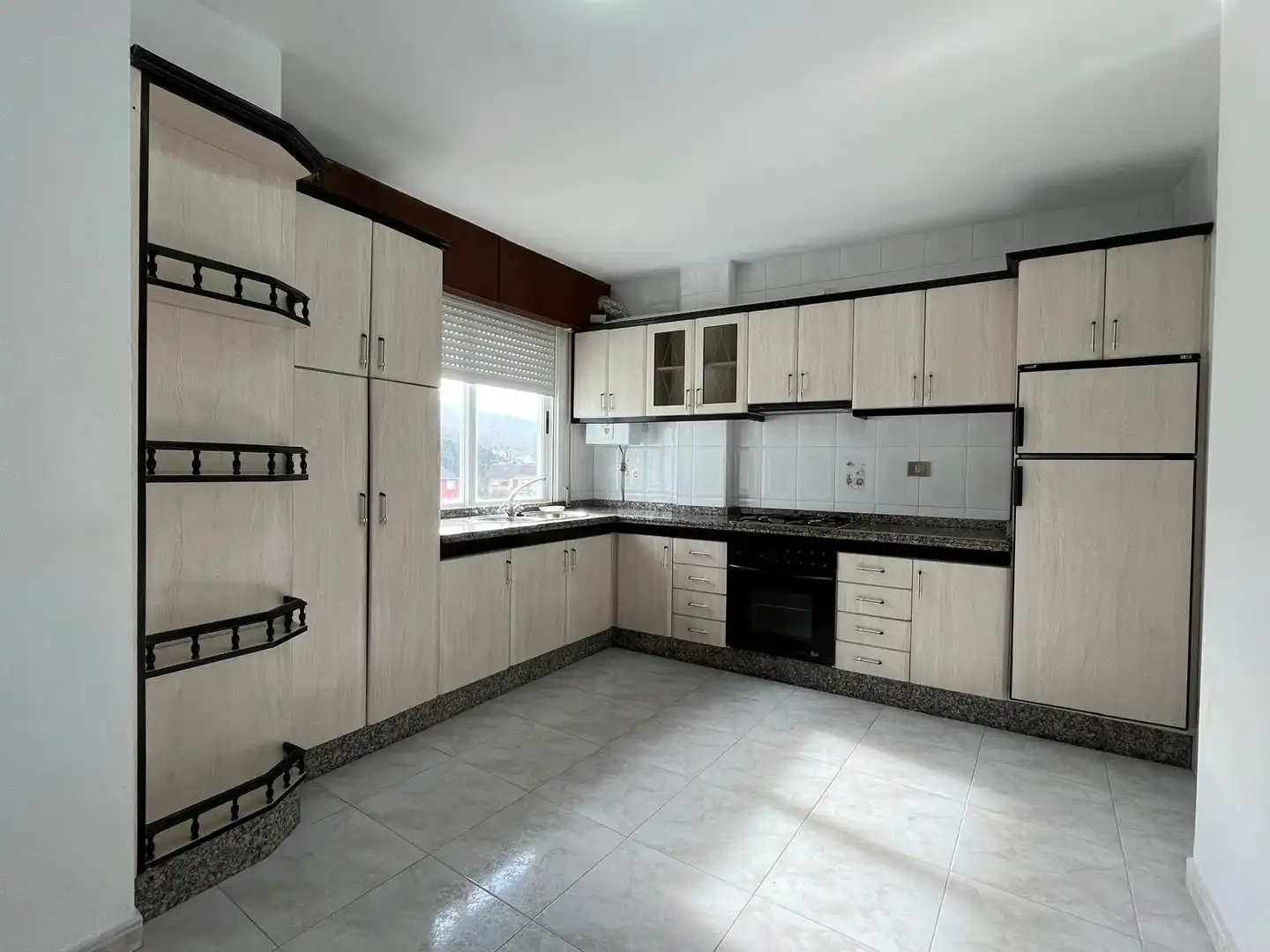 Kitchen of Flat for sale in Porto do Son  with Storage room
