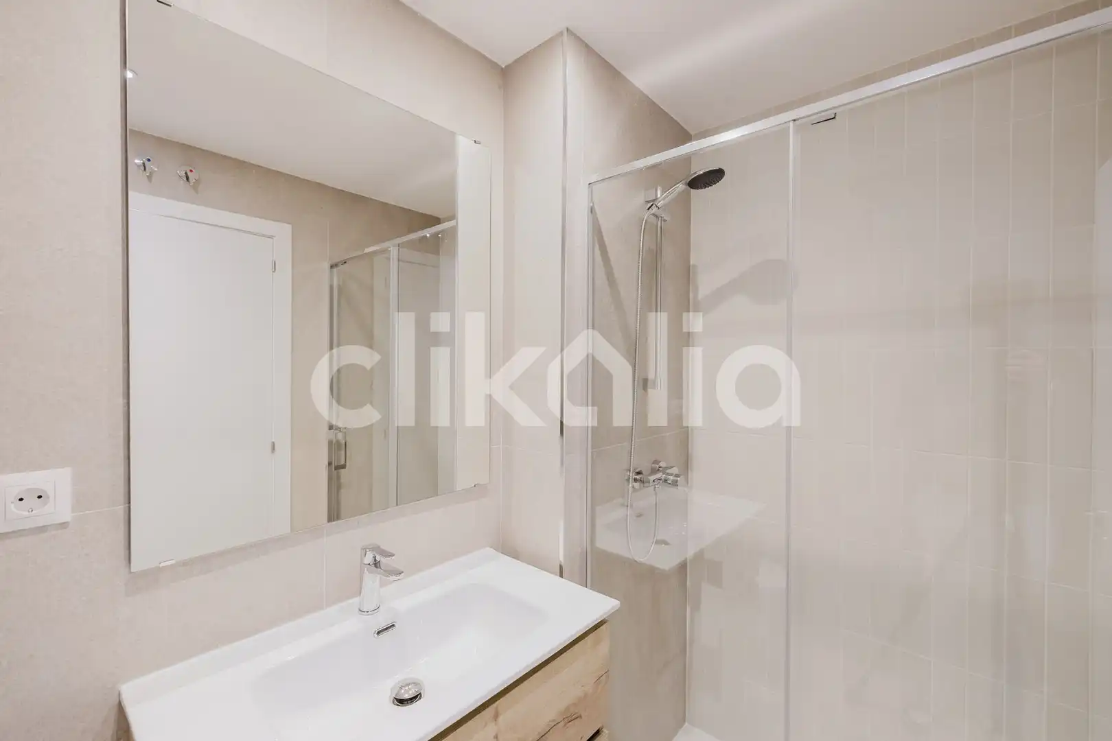 Baño de Piso en venta en Málaga con Aire acondicionado, Terraza y Balcón